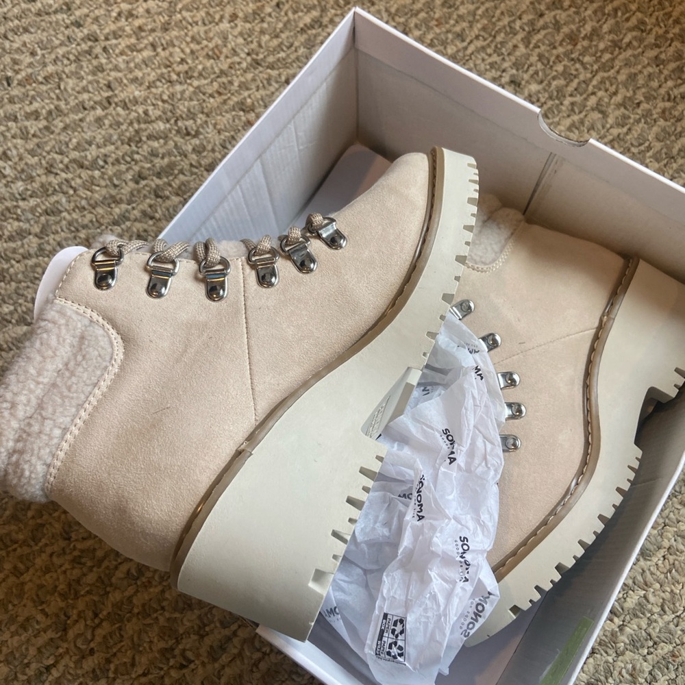 Sonoma Cream Winter Boots